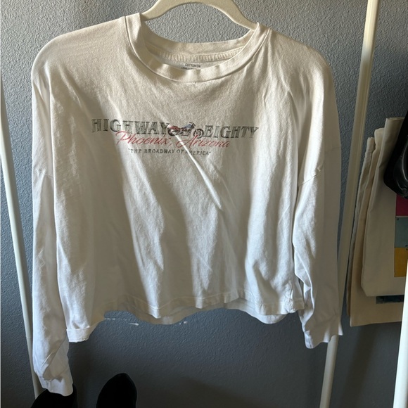 Cotton On Graphic Long Sleeve - Picture 1 of 4